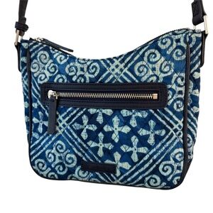VERA BRADLEY Mini Vivian Crossbody Purse - Cuban Tiles Navy & Blue EUC